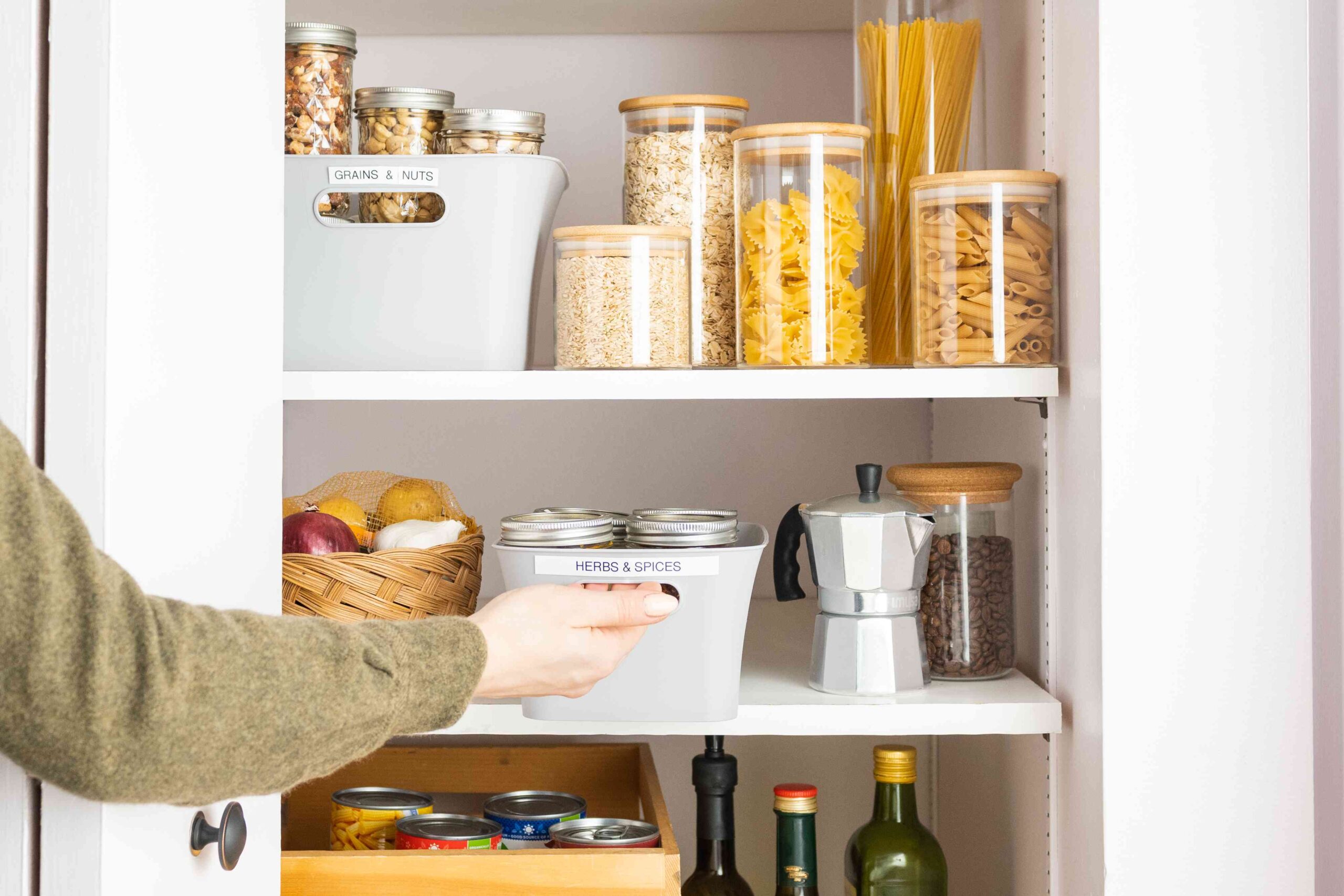 The easiest way to Clear Out Your Pantry in 4 Simple Steps